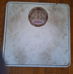 Vintage Sunbean Weight Scale. Still works just needs some cleaning